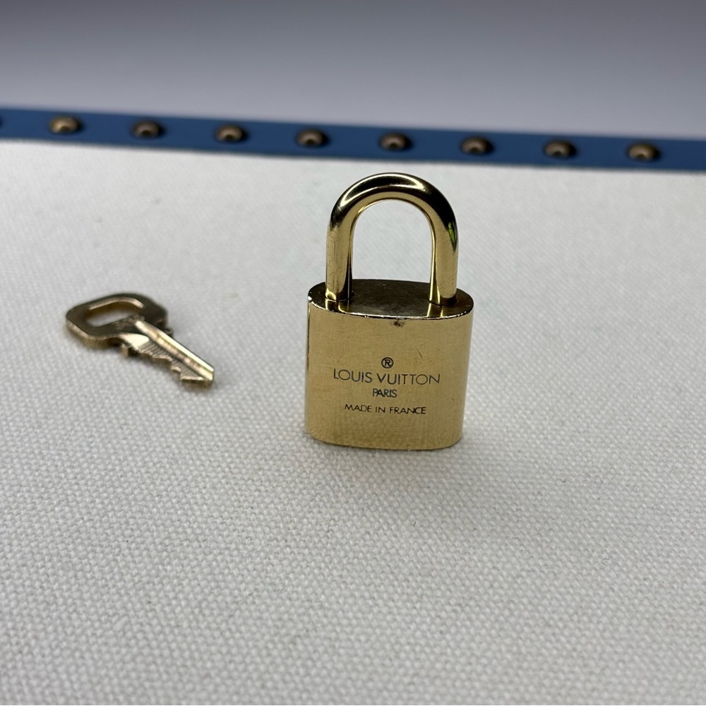 Louis Vuitton Lock and Key#306 - Picture 2 of 6